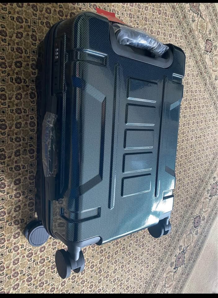 Brand new 4 suitcase and hand carry