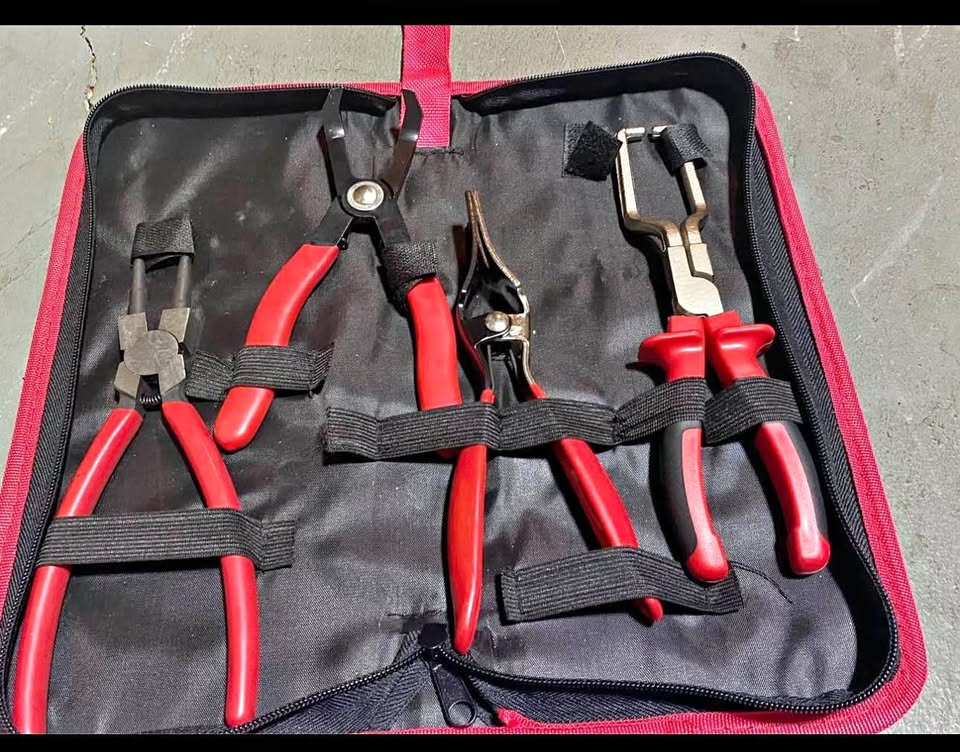 Brand new 4 piece ring pliers set