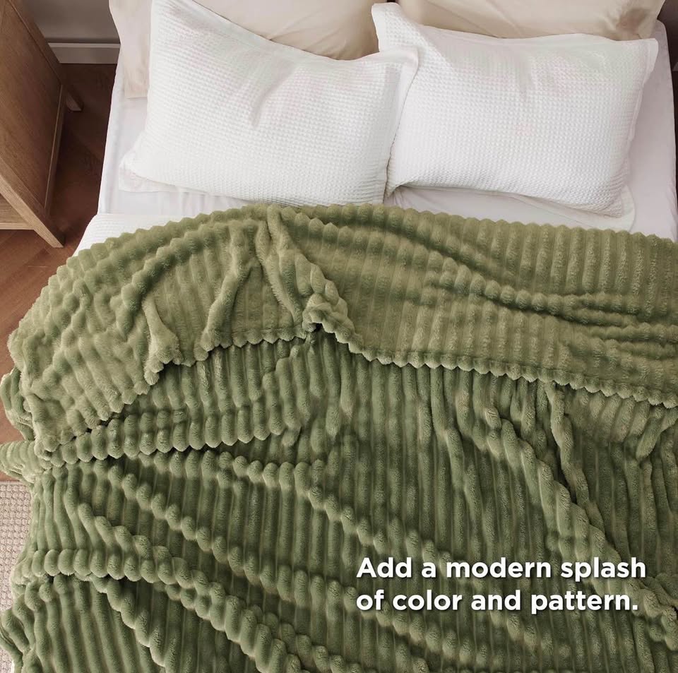 Bedsure Living Room Decor Throw Blanket Gifts for Women Men, Soft Fluffy Fleece Cozy Fuzzy Plush War