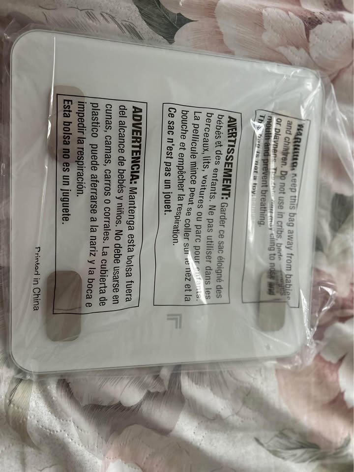 Smart body scale (Sharper Image)