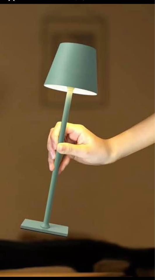 Brand new battery powered dimmable lamp