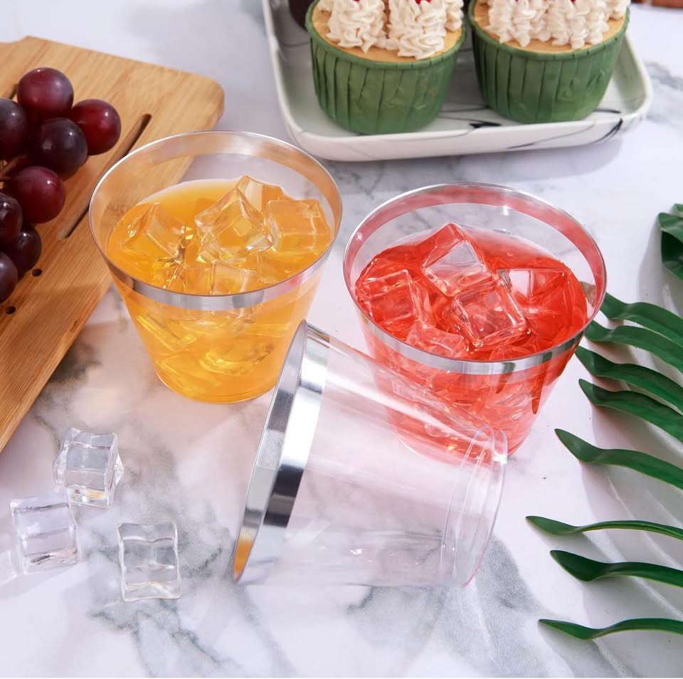 I00000 100PCS Silver Plastic Cups, 9 oz Clear With Silver Trim, Heavy-Duty Disposable for Party, Pre