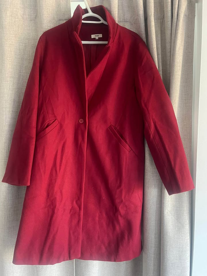 BRAND NEW Women’s XL Elegant Winter Coat