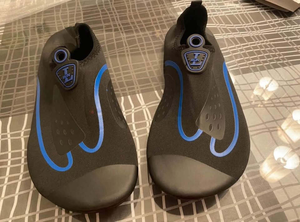 Brand new Swimming shoes