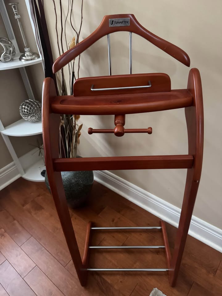 SMARTEK Wood Valet Stand